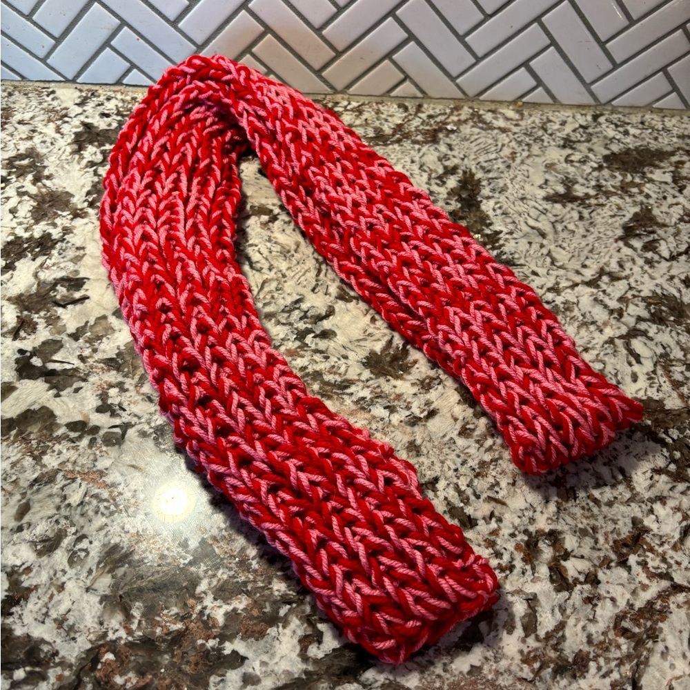 NWOT Red/Pink Knit Scarf
